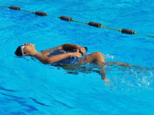 1194417_kids_on_swimming.jpg