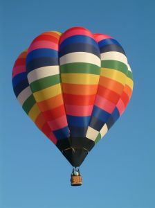 946105_balloon_in_blue_sky.jpg